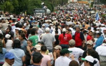 Paro general en Honduras exige retorno de Zelaya