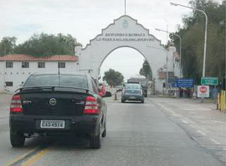 Ex empleados de YPF cortan la ruta 7