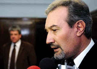El Gobierno ratificó que no habrá aumentos salariales los primeros meses del 2010