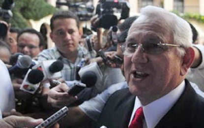 Honduras: a un mes del golpe, Micheletti insiste con que Zelaya no volverá al poder