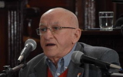 Un legislador dijo que en el PJ ya evalúan la salida de Celso Jaque del Gobierno