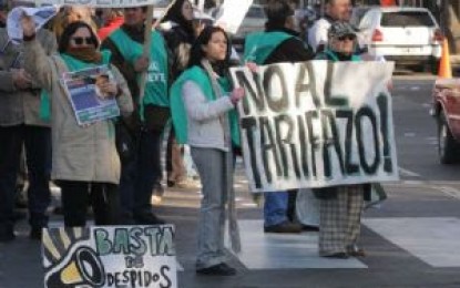 Multisectorial marchó contra el tarifazo en Mendoza