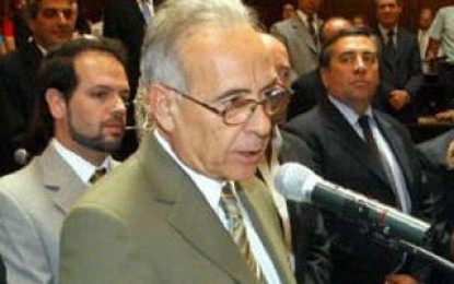 No seas Gil, a las mujeres se las respeta
