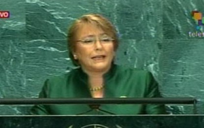 Bachelet insta a Micheletti a que firme de inmediato Acuerdo de San José