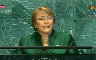 Bachelet insta a Micheletti a que firme de inmediato Acuerdo de San José