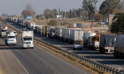 Cortan rutas en Uspallata y General Alvear en contra de la minería
