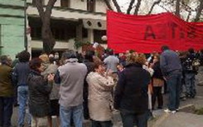 Trabajadores estatales: continúan los escraches a jueces