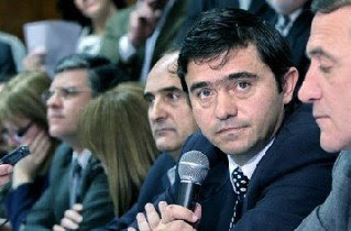 López Puelles zafó de la audiencia pública pero dejó dudas en los senadores