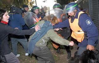 Represión y desalojo violento en Terrabussi