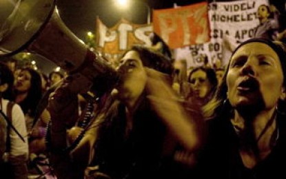 Miles de mujeres tomaron las calles de Tucumán