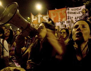 Miles de mujeres tomaron las calles de Tucumán