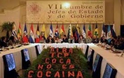Multitudinaria concentración popular cierra en Bolivia la Cumbre ALBA