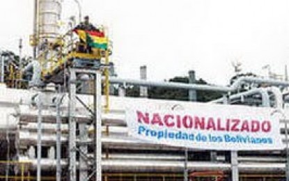 Evo asegura que la nacionalización mejoró la situación económica de Bolivia y redujo la pobreza