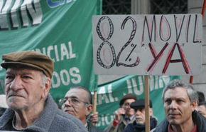Jubilados y pensionados: “basta de estas políticas con políticos amanuenses”