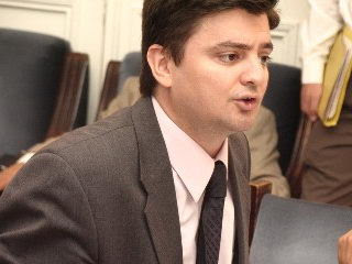 Pablo Salinas: duro contra medios y jueces relacionados con la dictadura y los represores