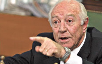 El juez Miret, apartado como docente, se enfrentó con alumnos