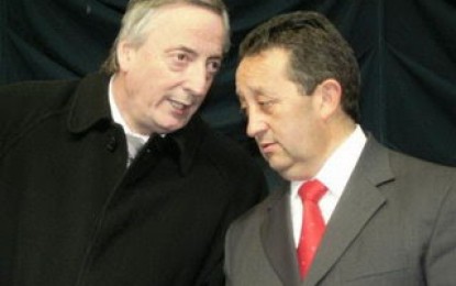 Kirchner en Mendoza. Alfonsín versus Cobos y sus huestes locales. CTA: Blas versus el pollo de Yasky
