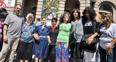Juicios: la calle y los muros, la voz de los sin voz