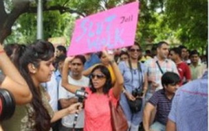 «Marcha de las putas» llega a Nueva Delhi por la no violencia contra la mujer