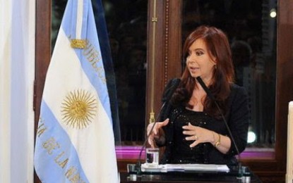 Cristina gestiona y la oposición denuncia: el resultado es obvio