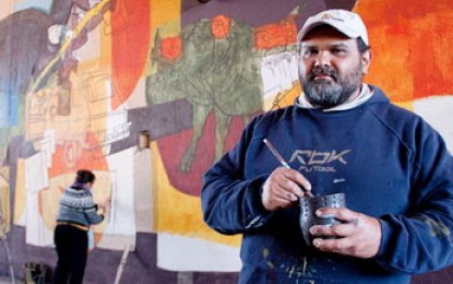 Un mural que conjuga presente, pasado y poética militante