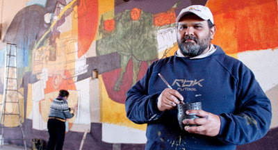 Un mural que conjuga presente, pasado y poética militante