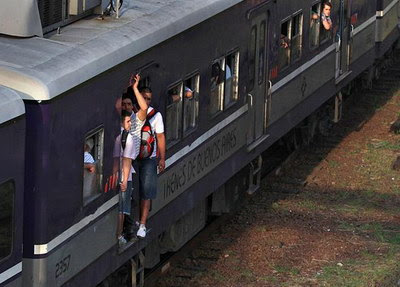 Viajar (morir) en el Sarmiento