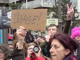 ¡Sarkozy, dégage…!