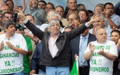 Primeras impresiones del acto de camioneros