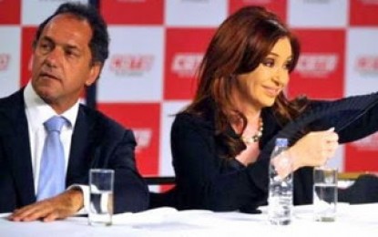Crisis en Buenos Aires perjudica a Scioli pero también a Cristina