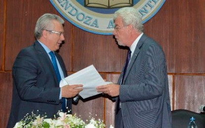 Honrar a Baltasar Garzón es honra propia