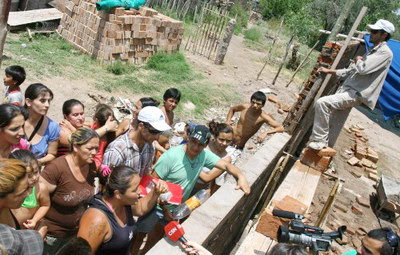 Construcción de un gueto en Las Heras