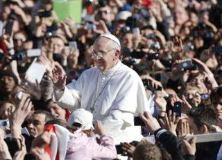 Franciscos y Claras por una iglesia en renovación