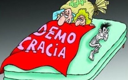 En el capitalismo la democracia es frágil