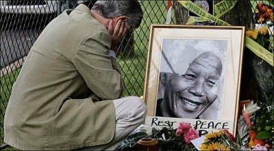 Funeral de opereta para Mandela