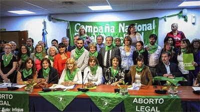 Con récord de firmas, se representó el proyecto de legalización del aborto