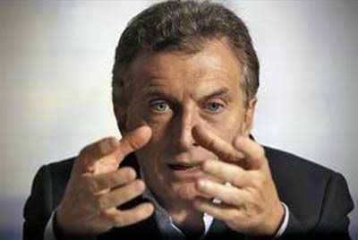 El curro de la contra deshilachada con la sangre derramada