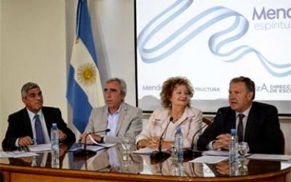 Los docentes y celadores de la DGE no pagarán boleto desde abril