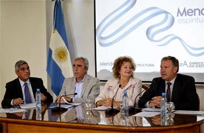 Los docentes y celadores de la DGE no pagarán boleto desde abril