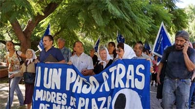 Las Madres de Plaza de Mayo de Mendoza repudiaron la quema del muñeco de Hebe de Bonafini