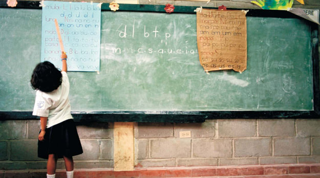 Elena Ramirez: “Es nefasto que no se haya sancionado la Ley provincial de Educación”