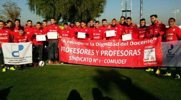 Chile: profesores en huelga recibieron el apoyo de la Selección Nacional