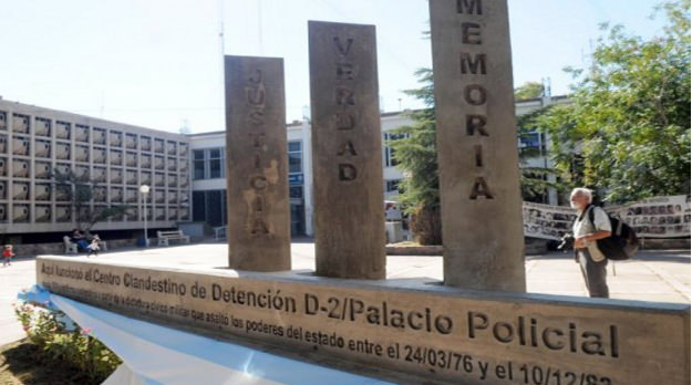 La Mediateca del Espacio para la Memoria exD2 y coda para Patos