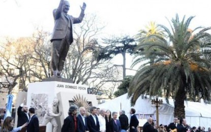 La estatua y el discurso