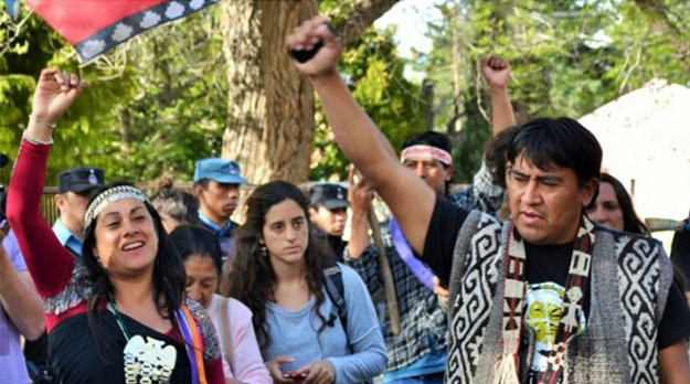 Un jurado intercultural absolvió a tres integrantes del pueblo mapuche