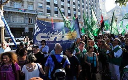 Debates sobre la estrategia en el movimiento popular ante el gobierno Macri