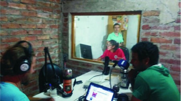 Las radios comunitarias crecen desde el pie