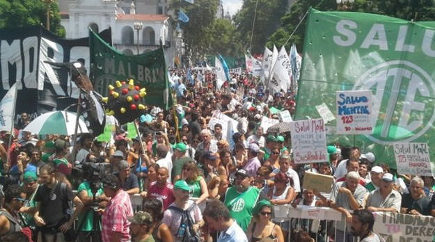 La primera plaza del No al ajuste macrista