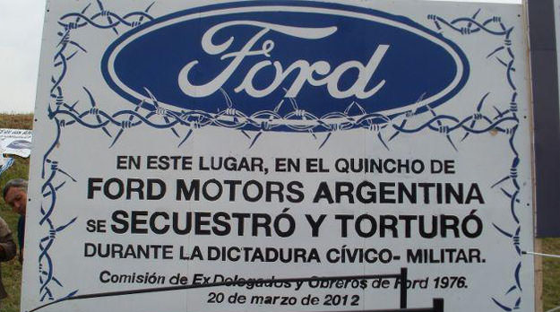 Prohiben salir del país a ex directivos de Ford juzgados por secuestro y tortura de obreros