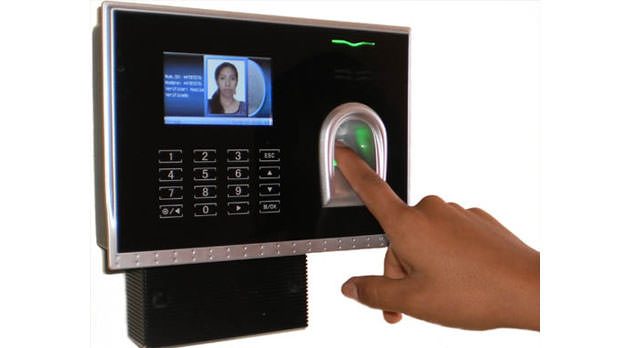 Preocupación porque la DGE aplicará un sistema de control de huellas dactilares para alumnos menores de edad